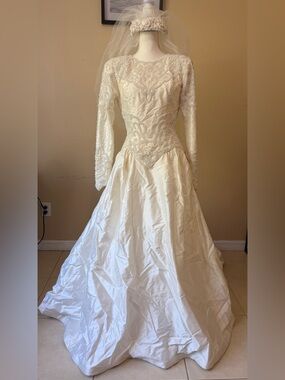 Vintage 80s Silk Wedding Dress Pearl Beaded Long Sleeve Bridal Gown 10 Ivory